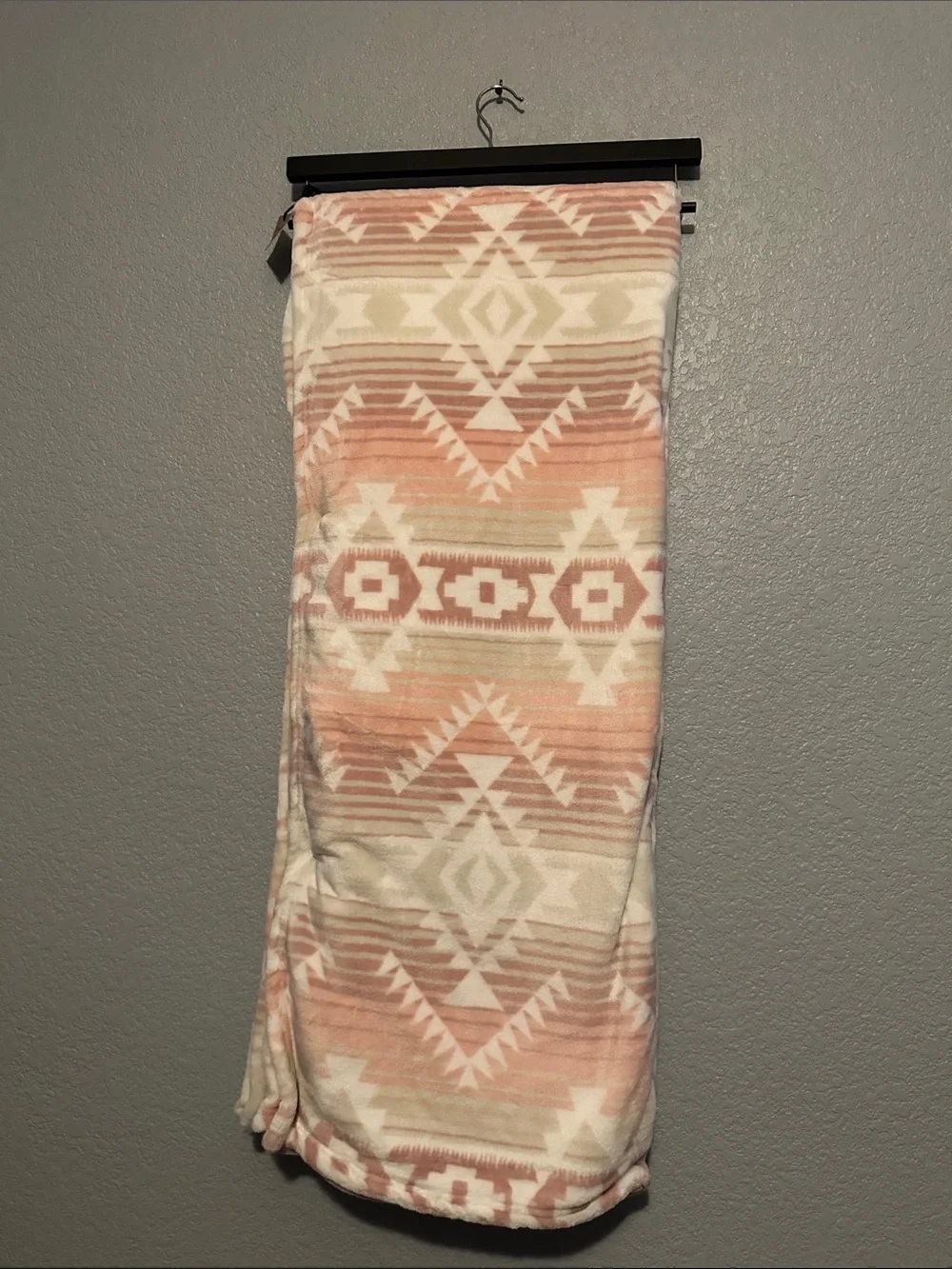 New Wrangler Aztec Print Oversized Plush Blanket 60”x70”